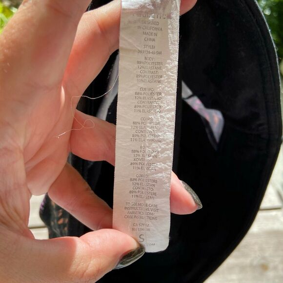 Fabletics Womens Leggings Size S Camacan Capri Workout Black Print Activewear - Picture 2 of 6